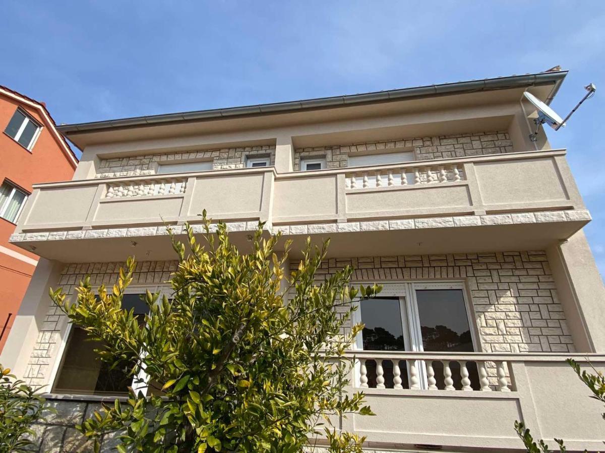 Apartman Branka راب المظهر الخارجي الصورة